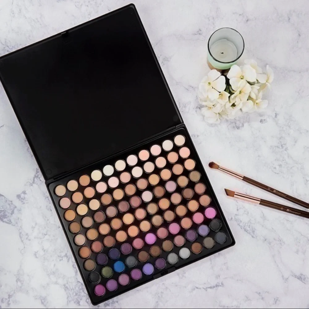 BH COSMETICS URBAN LUXE 99 COLOR EYESHADOW PALETTE